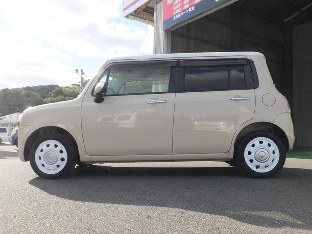 アルトラパンショコラ Ｘ　純正ナビ／ワンセグＴＶ／バックカメラ／純正レザー調シート／スマートキー／プッシュスタート／禁煙車／整備手帳／取扱説明書（9枚目）