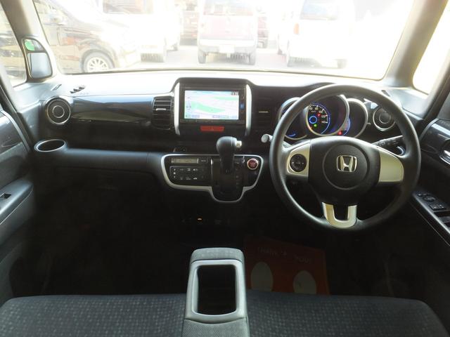 Ｎ－ＢＯＸカスタム Ｇ　ＳＳパッケージ　純正アルミホイル・純正エアロ・純正ナビ／テレビ・バックカメラ・ＥＴＣ・電動スライドドア・シートヒーター・ミュージックプレイヤー接続・フロントフォグランプ（9枚目）