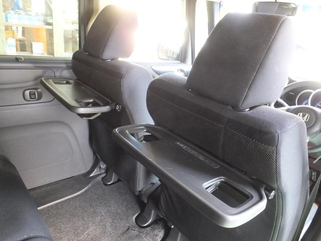 Ｎ－ＢＯＸカスタム Ｇ　ＳＳパッケージ　純正アルミホイル・純正エアロ・純正ナビ／テレビ・バックカメラ・ＥＴＣ・電動スライドドア・シートヒーター・ミュージックプレイヤー接続・フロントフォグランプ（13枚目）