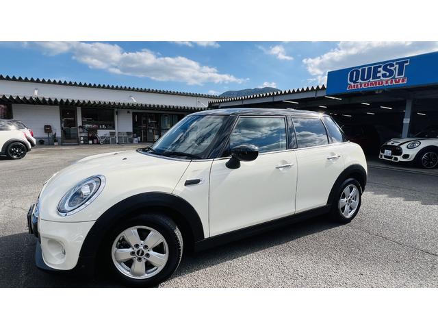 ＭＩＮＩ クーパーＤ　禁煙車／インテリジェントセーフティ／パーキングアシスト／純正ＨＤＤナビ／バックカメラ前後ソナー／コンフォートアクセス／タッチパネル／Ｂｌｕｅｔｏｏｔｈ／ユニオンジャックテール／Ｒ５面スモーク／クルコン（5枚目）