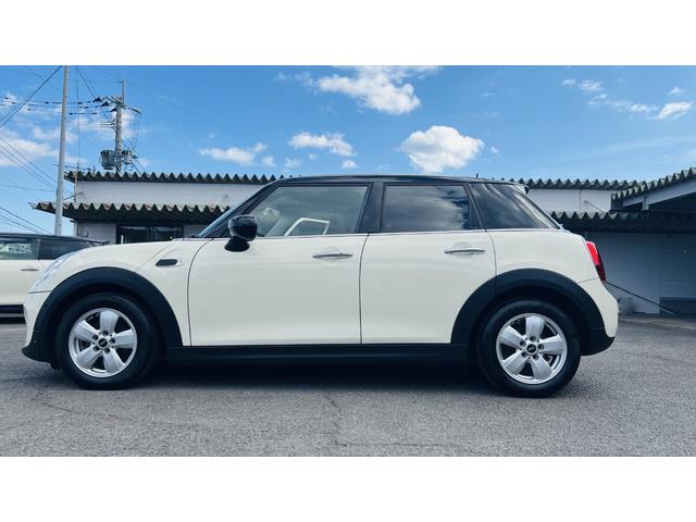 ＭＩＮＩ クーパーＤ　禁煙車／インテリジェントセーフティ／パーキングアシスト／純正ＨＤＤナビ／バックカメラ前後ソナー／コンフォートアクセス／タッチパネル／Ｂｌｕｅｔｏｏｔｈ／ユニオンジャックテール／Ｒ５面スモーク／クルコン（7枚目）