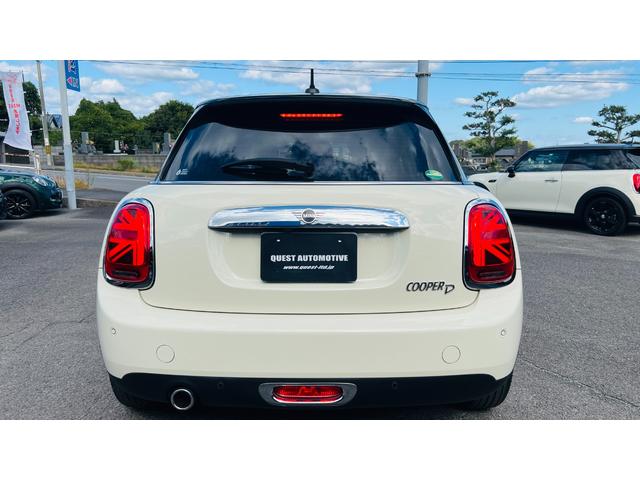 ＭＩＮＩ クーパーＤ　禁煙車／インテリジェントセーフティ／パーキングアシスト／純正ＨＤＤナビ／バックカメラ前後ソナー／コンフォートアクセス／タッチパネル／Ｂｌｕｅｔｏｏｔｈ／ユニオンジャックテール／Ｒ５面スモーク／クルコン（10枚目）