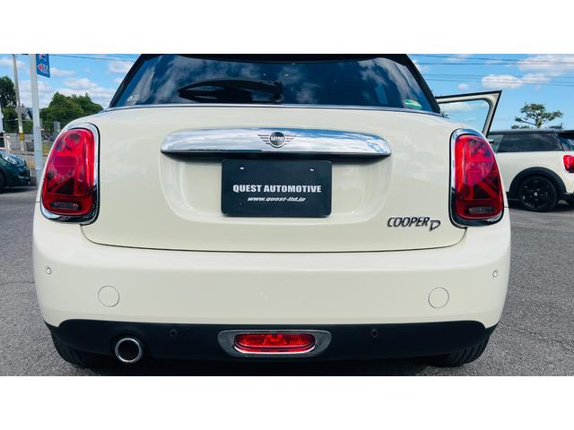 ＭＩＮＩ クーパーＤ　禁煙車／インテリジェントセーフティ／パーキングアシスト／純正ＨＤＤナビ／バックカメラ前後ソナー／コンフォートアクセス／タッチパネル／Ｂｌｕｅｔｏｏｔｈ／ユニオンジャックテール／Ｒ５面スモーク／クルコン（11枚目）