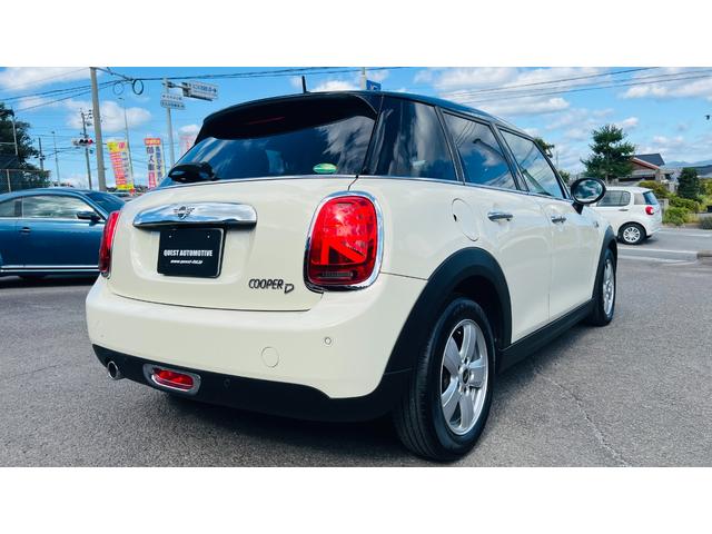 ＭＩＮＩ クーパーＤ　禁煙車／インテリジェントセーフティ／パーキングアシスト／純正ＨＤＤナビ／バックカメラ前後ソナー／コンフォートアクセス／タッチパネル／Ｂｌｕｅｔｏｏｔｈ／ユニオンジャックテール／Ｒ５面スモーク／クルコン（13枚目）