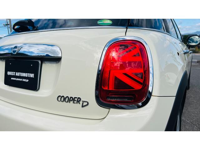 ＭＩＮＩ クーパーＤ　禁煙車／インテリジェントセーフティ／パーキングアシスト／純正ＨＤＤナビ／バックカメラ前後ソナー／コンフォートアクセス／タッチパネル／Ｂｌｕｅｔｏｏｔｈ／ユニオンジャックテール／Ｒ５面スモーク／クルコン（14枚目）