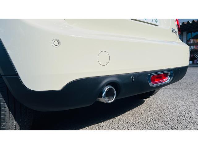 ＭＩＮＩ クーパーＤ　禁煙車／インテリジェントセーフティ／パーキングアシスト／純正ＨＤＤナビ／バックカメラ前後ソナー／コンフォートアクセス／タッチパネル／Ｂｌｕｅｔｏｏｔｈ／ユニオンジャックテール／Ｒ５面スモーク／クルコン（16枚目）
