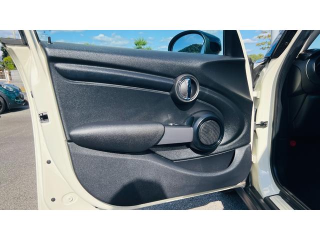 ＭＩＮＩ クーパーＤ　禁煙車／インテリジェントセーフティ／パーキングアシスト／純正ＨＤＤナビ／バックカメラ前後ソナー／コンフォートアクセス／タッチパネル／Ｂｌｕｅｔｏｏｔｈ／ユニオンジャックテール／Ｒ５面スモーク／クルコン（28枚目）