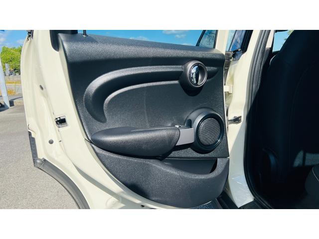 ＭＩＮＩ クーパーＤ　禁煙車／インテリジェントセーフティ／パーキングアシスト／純正ＨＤＤナビ／バックカメラ前後ソナー／コンフォートアクセス／タッチパネル／Ｂｌｕｅｔｏｏｔｈ／ユニオンジャックテール／Ｒ５面スモーク／クルコン（30枚目）