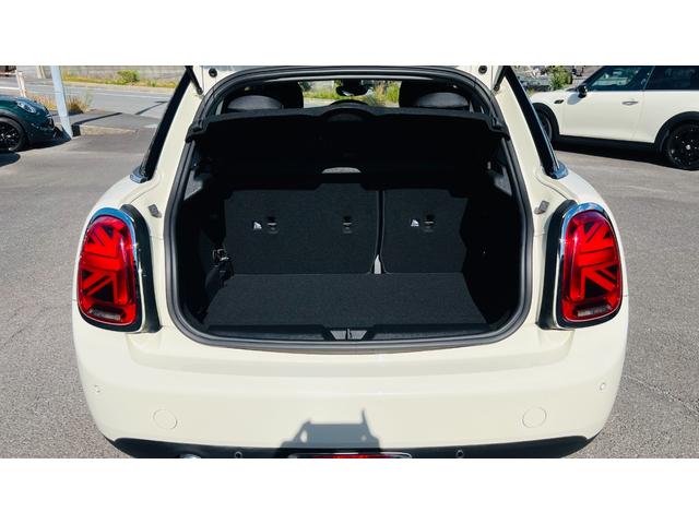 ＭＩＮＩ クーパーＤ　禁煙車／インテリジェントセーフティ／パーキングアシスト／純正ＨＤＤナビ／バックカメラ前後ソナー／コンフォートアクセス／タッチパネル／Ｂｌｕｅｔｏｏｔｈ／ユニオンジャックテール／Ｒ５面スモーク／クルコン（33枚目）