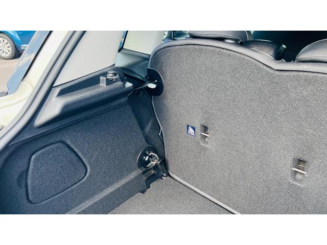 ＭＩＮＩ クーパーＤ　禁煙車／インテリジェントセーフティ／パーキングアシスト／純正ＨＤＤナビ／バックカメラ前後ソナー／コンフォートアクセス／タッチパネル／Ｂｌｕｅｔｏｏｔｈ／ユニオンジャックテール／Ｒ５面スモーク／クルコン（37枚目）