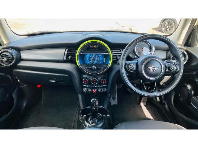 ＭＩＮＩ クーパーＤ　禁煙車／インテリジェントセーフティ／パーキングアシスト／純正ＨＤＤナビ／バックカメラ前後ソナー／コンフォートアクセス／タッチパネル／Ｂｌｕｅｔｏｏｔｈ／ユニオンジャックテール／Ｒ５面スモーク／クルコン（40枚目）