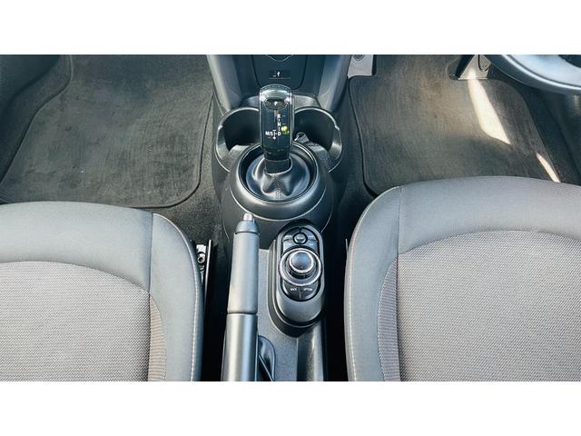 ＭＩＮＩ クーパーＤ　禁煙車／インテリジェントセーフティ／パーキングアシスト／純正ＨＤＤナビ／バックカメラ前後ソナー／コンフォートアクセス／タッチパネル／Ｂｌｕｅｔｏｏｔｈ／ユニオンジャックテール／Ｒ５面スモーク／クルコン（47枚目）