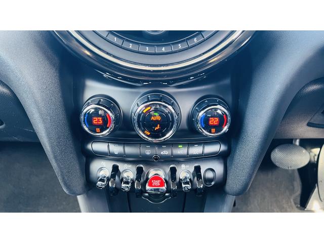ＭＩＮＩ クーパーＤ　禁煙車／インテリジェントセーフティ／パーキングアシスト／純正ＨＤＤナビ／バックカメラ前後ソナー／コンフォートアクセス／タッチパネル／Ｂｌｕｅｔｏｏｔｈ／ユニオンジャックテール／Ｒ５面スモーク／クルコン（58枚目）