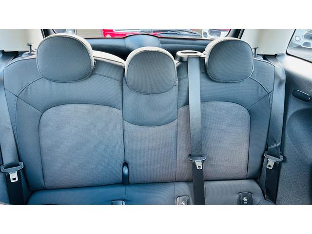 ＭＩＮＩ クーパーＤ　禁煙車／インテリジェントセーフティ／パーキングアシスト／純正ＨＤＤナビ／バックカメラ前後ソナー／コンフォートアクセス／タッチパネル／Ｂｌｕｅｔｏｏｔｈ／ユニオンジャックテール／Ｒ５面スモーク／クルコン（64枚目）