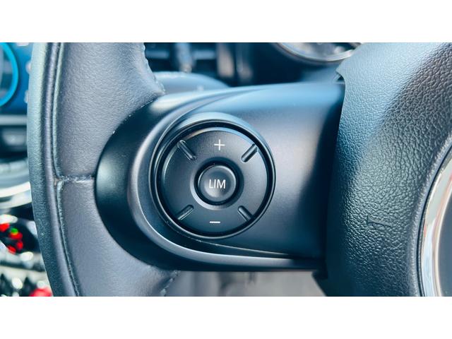 ＭＩＮＩ クーパーＤ　禁煙車／インテリジェントセーフティ／パーキングアシスト／純正ＨＤＤナビ／バックカメラ前後ソナー／コンフォートアクセス／タッチパネル／Ｂｌｕｅｔｏｏｔｈ／ユニオンジャックテール／Ｒ５面スモーク／クルコン（74枚目）