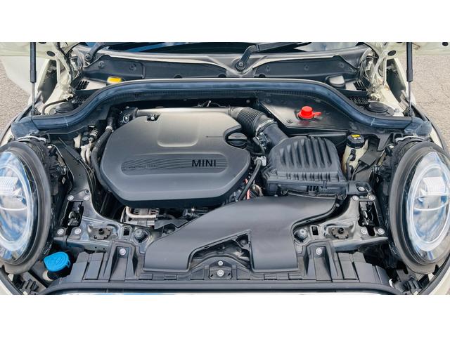ＭＩＮＩ クーパーＤ　禁煙車／インテリジェントセーフティ／パーキングアシスト／純正ＨＤＤナビ／バックカメラ前後ソナー／コンフォートアクセス／タッチパネル／Ｂｌｕｅｔｏｏｔｈ／ユニオンジャックテール／Ｒ５面スモーク／クルコン（78枚目）