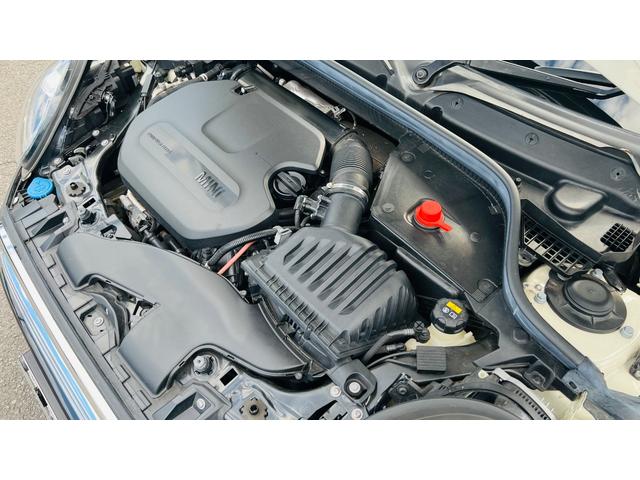 ＭＩＮＩ クーパーＤ　禁煙車／インテリジェントセーフティ／パーキングアシスト／純正ＨＤＤナビ／バックカメラ前後ソナー／コンフォートアクセス／タッチパネル／Ｂｌｕｅｔｏｏｔｈ／ユニオンジャックテール／Ｒ５面スモーク／クルコン（79枚目）