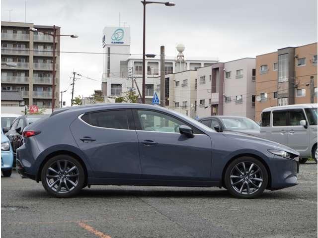 ＭＡＺＤＡ３ファストバック ２．０　２０Ｓ　Ｌパッケージ　ナビ／ＥＴＣ／衝突被害軽減ブレーキ　アイドリングストップ　本革シート　ＥＴＣ　アルミホイール　オートエアコン（12枚目）