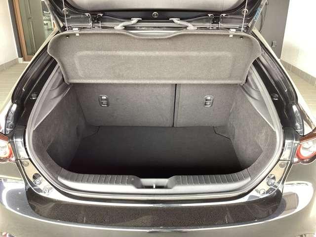 ＭＡＺＤＡ３ファストバック １．５　１５Ｓ　ツーリング　ナビ／ＥＴＣ／衝突被害軽減ブレーキ　ＥＳＣ　アダプティブクルコン　リアコーナーセンサー　盗難防止　リアカメラ　地デジ　ＥＴＣ車載器　ＤＶＤ再生　メモリナビ　カーテンエアバッグ　フルオートエアコン（7枚目）