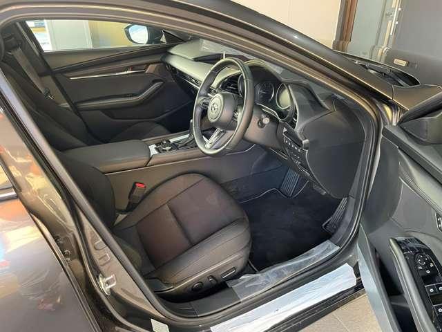 MAZDA3ファストバック 1.8 XD プロアクティブ ツーリング セレクション ディ ナビ ETC 全方位モニター クリアランスソナー LEDライト アイドリングストップ 360°ビューモニター アルミホイール ターボ パワーウィンドウ スマートキー フルオートエアコン ETC ACC(12枚目)