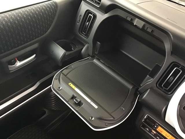 フレアクロスオーバー ６６０　ハイブリッド　ＸＳ　ナビ／ドライブレコーダー／シートヒーター　衝突軽減ブレーキサポート　サイドエアバッグ　シートＨ　イモビ　地デジ　アダプティブクルーズ　ナビＴＶ　ＤＶＤ　ＬＥＤヘッド　ハイビームアシスト　キーレス　ＰＷ（17枚目）