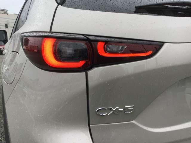 ＣＸ－５ ２．０　２０Ｓ　ブラックトーンエディション　全方位モニタ／ＣａｒＰｌａｙ／残価型クレジット　メディアプレイヤー接続　横滑防止装置　Ｐセンサー　ＥＴＣ付き　オートエアコン　テレビ　ｉ－ｓｔｏｐ　イモビライザー　アルミホイール　キーレス　地デジ（11枚目）