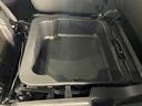 助手席下は収納スペースになってます!!、シューズも収納出来ます。