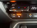 運転席・助手席はシートヒーター付き。ハンドルヒーターも装着。