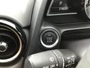 【 プッシュボタンスタートシステム 】 「アドバンストキーを携帯し、ブレーキペダルを踏みながらインパネ上のボタンを押すだけで、エンジンの始動/停止ができます。」