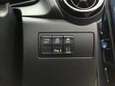 各種スイッチ類は運転席右側にレイアウトしています。
