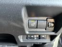 運転席・助手席はシートヒーター付き。ハンドルヒーターも装着。
