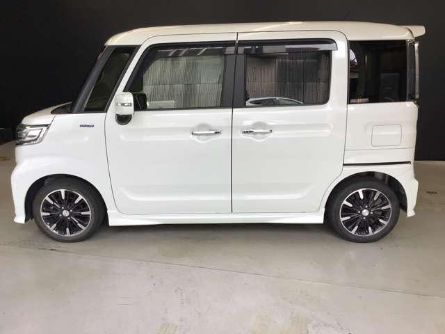 フレアワゴンカスタムスタイル ６６０　カスタムスタイル　ハイブリッド　ＸＴ　両側電スラ　ナビ　全方位モニタ　衝突軽減　アラウンドビューモニター　両面パワースライドドア　Ｂカメラ　エアバッグ　スマキー　リアコーナーセンサー　サイドエアバッグ　ＡＢＳ　盗難防止装置　クルコン（6枚目）