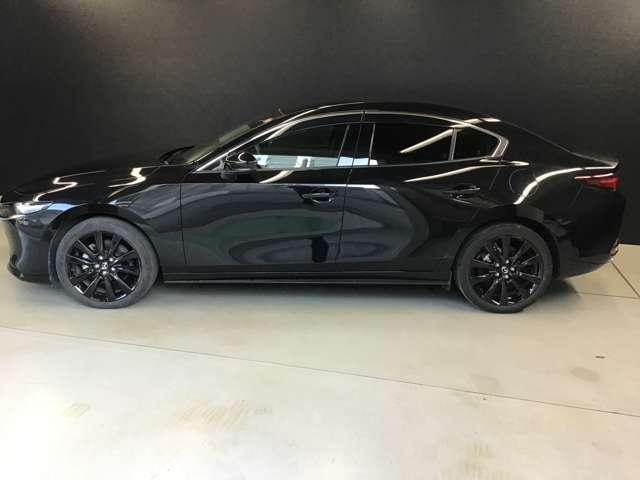ＭＡＺＤＡ３セダン ２．０　２０Ｓ　ブラックトーンエディション　ＣａｒＰｌａｙ対応　全方位モニタ　アイドリングストップ　盗難防止システム　衝突被害軽減ブレーキ　アダプティブクルーズコントロール　オートマチックハイビーム　バックカメラ　ＥＴＣ　Ｂｌｕｅｔｏｏｔｈ（9枚目）