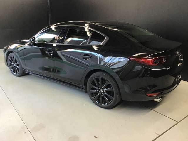 ＭＡＺＤＡ３セダン ２．０　２０Ｓ　ブラックトーンエディション　ＣａｒＰｌａｙ対応　全方位モニタ　アイドリングストップ　盗難防止システム　衝突被害軽減ブレーキ　アダプティブクルーズコントロール　オートマチックハイビーム　バックカメラ　ＥＴＣ　Ｂｌｕｅｔｏｏｔｈ（10枚目）