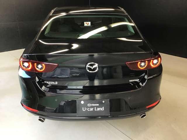 ＭＡＺＤＡ３セダン ２．０　２０Ｓ　ブラックトーンエディション　ＣａｒＰｌａｙ対応　全方位モニタ　アイドリングストップ　盗難防止システム　衝突被害軽減ブレーキ　アダプティブクルーズコントロール　オートマチックハイビーム　バックカメラ　ＥＴＣ　Ｂｌｕｅｔｏｏｔｈ（11枚目）