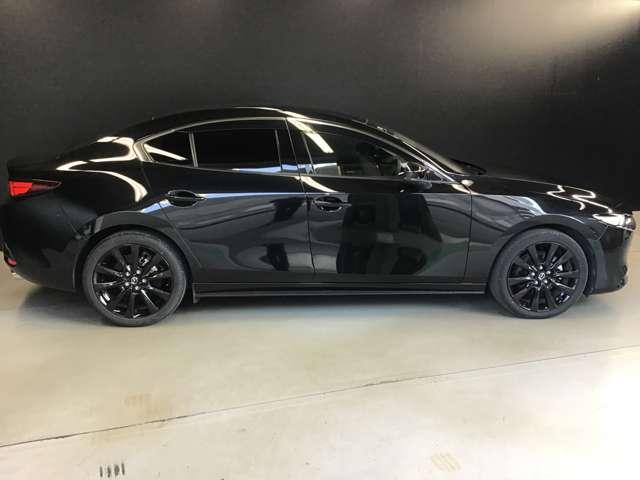 ＭＡＺＤＡ３セダン ２．０　２０Ｓ　ブラックトーンエディション　ＣａｒＰｌａｙ対応　全方位モニタ　アイドリングストップ　盗難防止システム　衝突被害軽減ブレーキ　アダプティブクルーズコントロール　オートマチックハイビーム　バックカメラ　ＥＴＣ　Ｂｌｕｅｔｏｏｔｈ（13枚目）