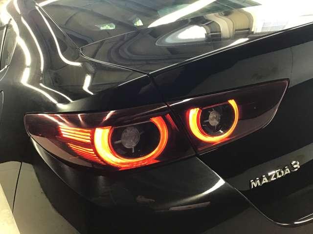 ＭＡＺＤＡ３セダン ２．０　２０Ｓ　ブラックトーンエディション　ＣａｒＰｌａｙ対応　全方位モニタ　アイドリングストップ　盗難防止システム　衝突被害軽減ブレーキ　アダプティブクルーズコントロール　オートマチックハイビーム　バックカメラ　ＥＴＣ　Ｂｌｕｅｔｏｏｔｈ（16枚目）