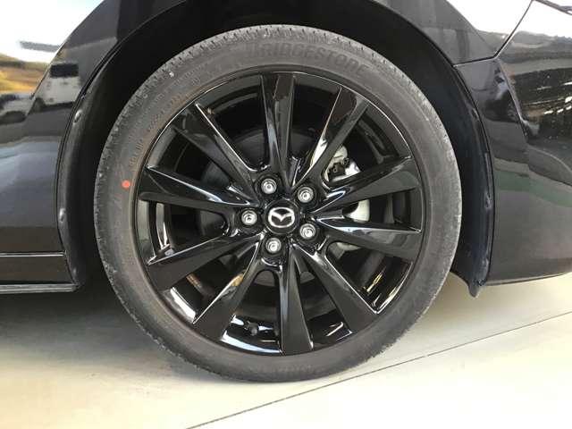 ＭＡＺＤＡ３セダン ２．０　２０Ｓ　ブラックトーンエディション　ＣａｒＰｌａｙ対応　全方位モニタ　アイドリングストップ　盗難防止システム　衝突被害軽減ブレーキ　アダプティブクルーズコントロール　オートマチックハイビーム　バックカメラ　ＥＴＣ　Ｂｌｕｅｔｏｏｔｈ（18枚目）