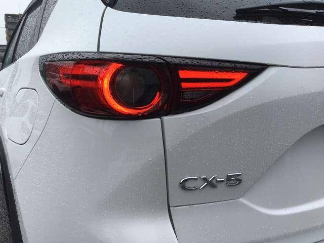 ＣＸ－５ ２．０　２０Ｓ　スマート　エディション　ナビ／ＣａｒＰｌａｙ／全方位モニタ／衝突軽減ブレー　スマートシティブレーキサポート　エアバッグ　ブルートゥース　エアコン　レーダークルーズコントロール　地デジ　横滑り防止機能　オートＬＥＤ　ＥＴＣ付き（10枚目）