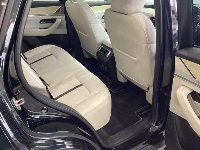 ＣＸ－６０ ２．５　ＰＨＥＶ　プレミアム　モダン　４ＷＤ　デモカーＵＰ　ＥＴＣ　全方位カメラ　全方位カメラ　オートエアコン　パノラマルーフ　地デジ　シートエアコン　レザーシート　スマートキー　ＡＷＤ　バックカメラ　シートヒーター　パワーシート　横滑り防止装置（12枚目）