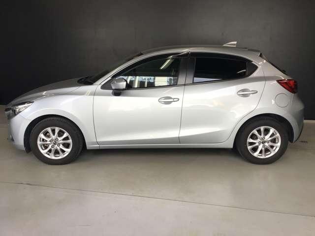 デミオ 1.5 15S ナビ・TV USB接続 ブレーキサポート 横滑り防止装置 フルオートエアコン サイドエアバッグ キーレス アラウンドビューモニター フロントカメラ Aストップ フルセグTV エアバッグ 盗難防止装置(8枚目)