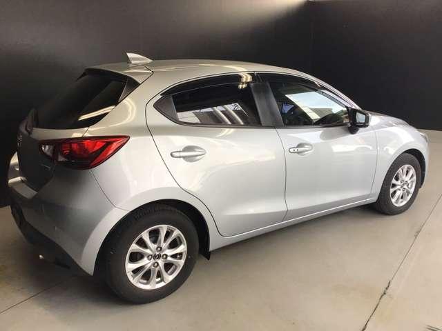 デミオ 1.5 15S ナビ・TV USB接続 ブレーキサポート 横滑り防止装置 フルオートエアコン サイドエアバッグ キーレス アラウンドビューモニター フロントカメラ Aストップ フルセグTV エアバッグ 盗難防止装置(11枚目)