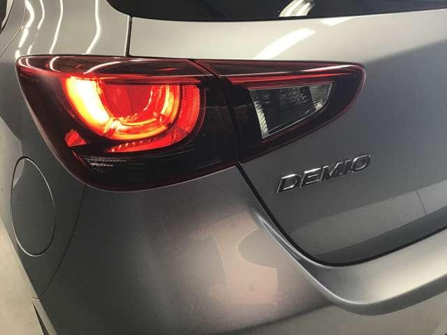 デミオ 1.5 15S ナビ・TV USB接続 ブレーキサポート 横滑り防止装置 フルオートエアコン サイドエアバッグ キーレス アラウンドビューモニター フロントカメラ Aストップ フルセグTV エアバッグ 盗難防止装置(15枚目)