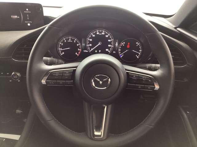 MAZDA3ファストバック 1.5 15S レトロスポーツエディション 試乗車アップ ナビ CarPlay対応 アイドリングストップ メモリーナビ 禁煙車 ワンオーナー 360度ビュー アルミホイール 運転席パワーシート ETC LEDヘッドライト フルセグ バックカメラ(13枚目)