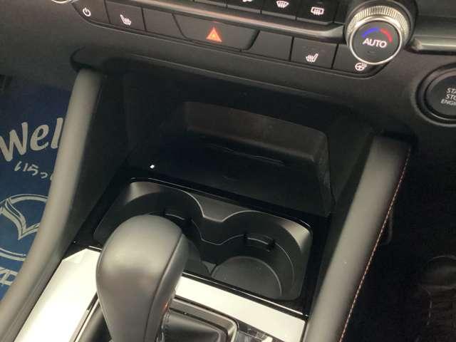 MAZDA3ファストバック 1.5 15S レトロスポーツエディション 試乗車アップ ナビ CarPlay対応 アイドリングストップ メモリーナビ 禁煙車 ワンオーナー 360度ビュー アルミホイール 運転席パワーシート ETC LEDヘッドライト フルセグ バックカメラ(19枚目)