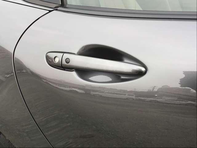 ロードスターＲＦ ２．０　ＶＳ　ＲＦ／６ＭＴ／ナビ／バックモニタ／ＢＯＳＥ／ＤＶＤ／ＵＳＢ　ブルートゥース　盗難防止装置　アイスト　インテリジェントキー　ＬＥＤライト　ＥＴＣ　ＤＶＤ　シートヒーター　ＥＳＣ　ＡＡＣ　アルミホイール（17枚目）