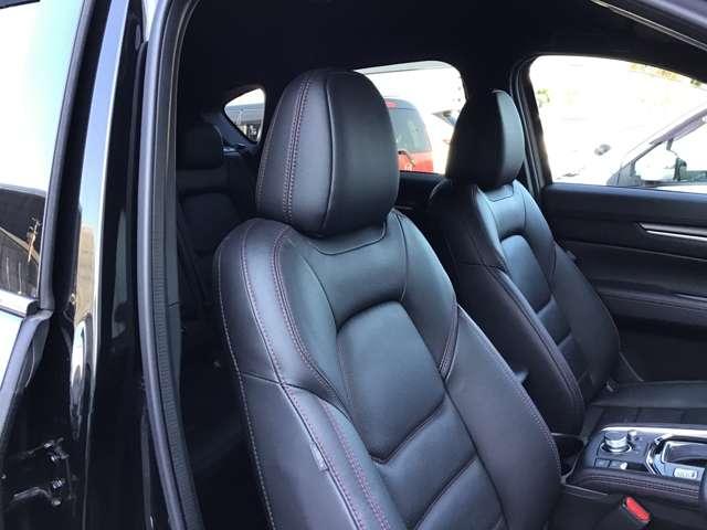 ２．５　２５Ｓ　スポーツ　アピアランス　ナビ／ＣａｒＰｌａｙ／全方位モニタ／衝突軽減ブレー　フルセグテレビ　スマートキ　パワーリヤゲート　アイドリングストップ　Ｐシート　ナビＴＶ　ＥＴＣ車載器　オートエアコン　メモリーナビ　アルミホイール（画像14）