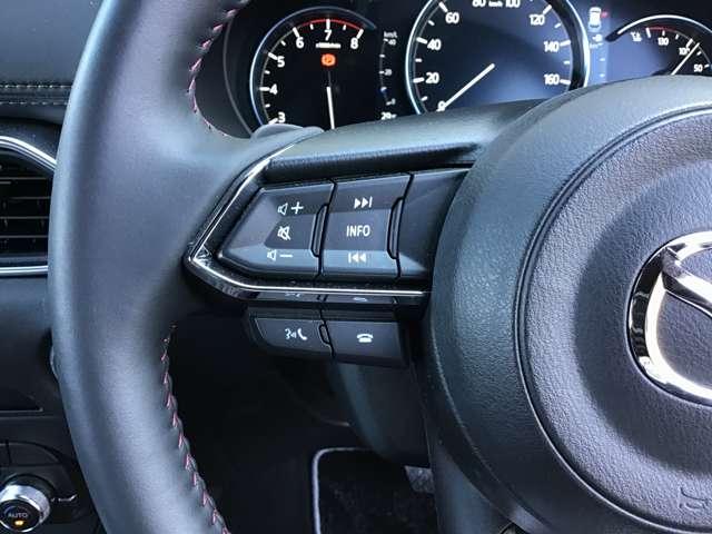 ２．５　２５Ｓ　スポーツ　アピアランス　ナビ／ＣａｒＰｌａｙ／全方位モニタ／衝突軽減ブレー　フルセグテレビ　スマートキ　パワーリヤゲート　アイドリングストップ　Ｐシート　ナビＴＶ　ＥＴＣ車載器　オートエアコン　メモリーナビ　アルミホイール（画像16）
