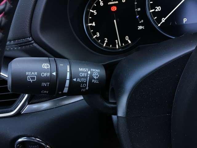 ２．５　２５Ｓ　スポーツ　アピアランス　ナビ／ＣａｒＰｌａｙ／全方位モニタ／衝突軽減ブレー　フルセグテレビ　スマートキ　パワーリヤゲート　アイドリングストップ　Ｐシート　ナビＴＶ　ＥＴＣ車載器　オートエアコン　メモリーナビ　アルミホイール（画像20）