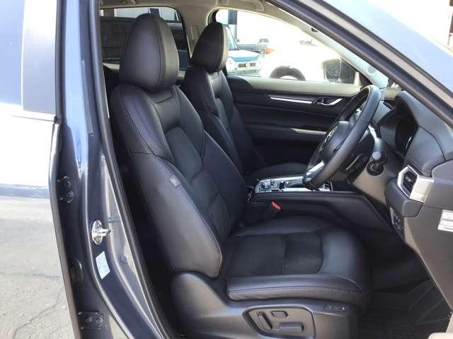 ２．０　２０Ｓ　ブラック　セレクション　ナビ／ＣａｒＰｌａｙ／全方位モニタ／衝突軽減ブレー　衝突軽減ブレーキ　レーダークルーズコントロール　地デジＴＶ　横滑り防止　ＬＥＤ　ＥＴＣ車載器　アイドリングストップ　アルミホイール　スマートキー（画像13）